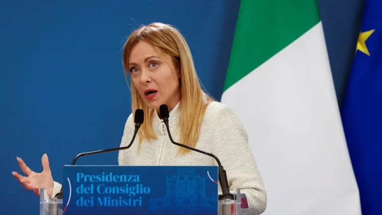 Νέα μέτρα Μελόνι: Όριο στους ξένους μαθητές και απαγόρευση χιτζάμπ 1 Νέα μέτρα Μελόνι: Όριο στους ξένους μαθητές και απαγόρευση χιτζάμπ