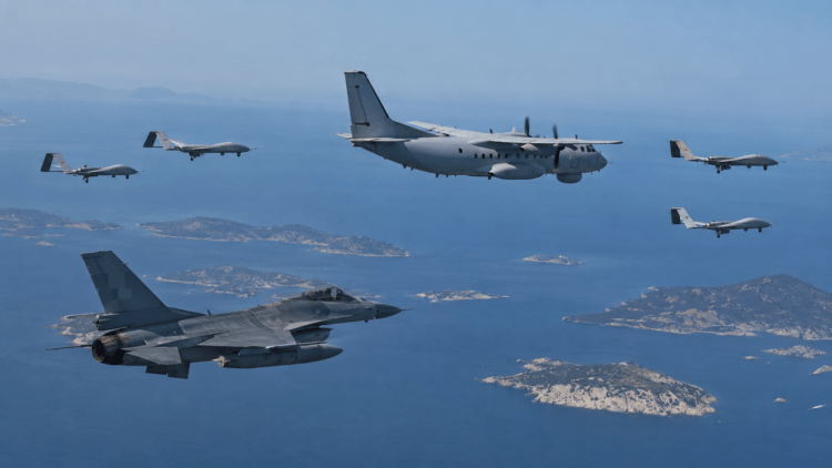 Συνεχίστηκαν αμείωτες οι τουρκικές παραβιάσεις στο Αιγαίο από ATR-72 και UAV
