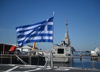 Μητσοτάκης για «Νέαρχο»: Ενισχύεται η αποτρεπτική ισχύς – Έρχονται «Φορμίων» και «Θεμιστοκλής» 6 Νέα εποχή για το Πολεμικό Ναυτικό: Υψώθηκε η ελληνική σημαία στη φρεγάτα «Νέαρχος»