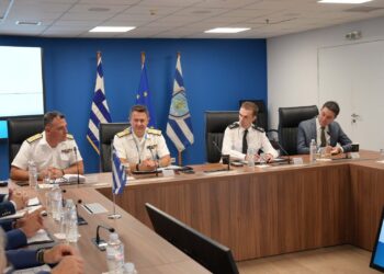 Eπίσκεψη αντιπροσωπείας από το Ηνωμένο Βασίλειο, στο Αρχηγείο του (Λ.Σ.-ΕΛ.ΑΚΤ.) 7 Eπίσκεψη αντιπροσωπείας από το Ηνωμένο Βασίλειο, στο Αρχηγείο του (Λ.Σ.-ΕΛ.ΑΚΤ.)