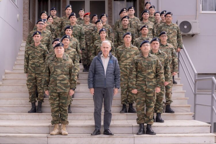 O Υφυπουργός Δαβάκης την έδρα της 98 ΑΔΤΕ «ΑΡΧΙΠΕΛΑΓΟΣ» στη Λέσβο 1 O Υφυπουργός Δαβάκης την έδρα της 98 ΑΔΤΕ «ΑΡΧΙΠΕΛΑΓΟΣ» στη Λέσβο
