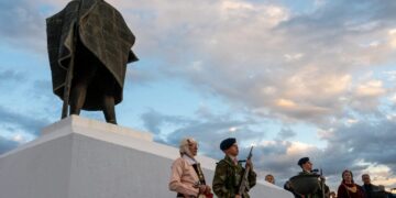 Ο ΥΦΕΘΑ Θανάσης Δαβάκης στην τελετή αναπαράστασης της Μάχης του Καλπακίου