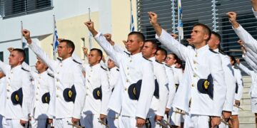 H ορκωμοσία των νέων Ικάρων, στην Αεροπορική Βάση Δεκέλειας, στο Τατόι, παρουσία του Αρχηγού