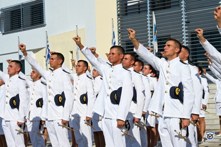 η ορκωμοσία των νέων Ικάρων, στην Αεροπορική Βάση Δεκέλειας, στο Τατόι, παρουσία του Αρχηγού 1 η ορκωμοσία των νέων Ικάρων, στην Αεροπορική Βάση Δεκέλειας, στο Τατόι, παρουσία του Αρχηγού