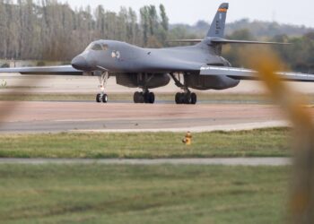 B-1: Οι ΗΠΑ αποσύρουν τα βομβαρδιστικά από τη Φέρφορντ μετά τις συλλήψεις