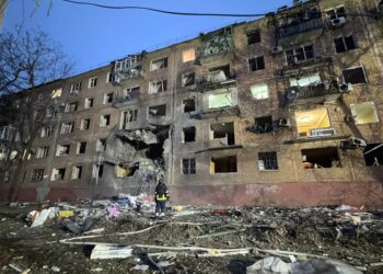 Ζαπορίζια: 15 νεκροί από ρωσική αεροπορική επιδρομή – Τρία παιδιά ανάμεσα στα θύματα 6 Ζαπορίζια: 15 νεκροί από ρωσική αεροπορική επιδρομή – Τρία παιδιά ανάμεσα στα θύματα