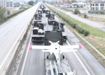 Εντυπωσιακή η δοκιμαστική παρέλαση των Ενόπλων Δυνάμεων στη Θεσσαλονίκη. 6 Εντυπωσιακή η δοκιμαστική παρέλαση των Ενόπλων Δυνάμεων στη Θεσσαλονίκη.