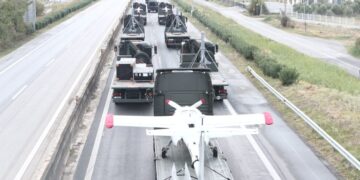 Εντυπωσιακή η δοκιμαστική παρέλαση των Ενόπλων Δυνάμεων στη Θεσσαλονίκη. 