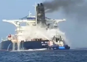 Στενά του Ορμούζ: Οι Φρουροί της Επανάστασης αναφέρουν πλήγμα σε τρίτο δεξαμενόπλοιο μέσα σε δύο ημέρες 6 Στενά του Ορμούζ: Οι Φρουροί της Επανάστασης αναφέρουν πλήγμα σε τρίτο δεξαμενόπλοιο μέσα σε δύο ημέρες