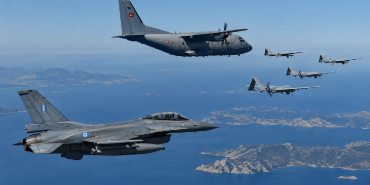 Τουρκικές παραβιάσεις στο Αιγαίο: 6 UAV και CN-235 σε 24 παραβάσεις και παραβιάσεις