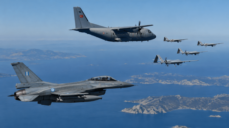 Τουρκικές παραβιάσεις στο Αιγαίο: 6 UAV και CN-235 σε 24 παραβάσεις και παραβιάσεις