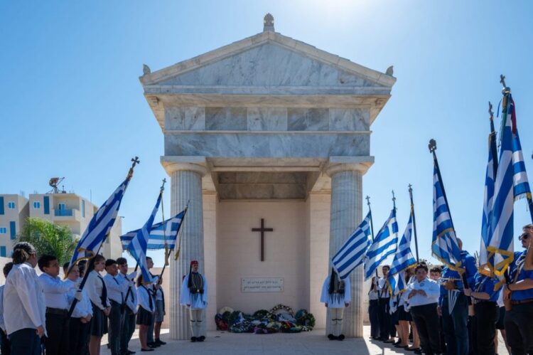 Ο ΥΦΕΘΑ Θανάσης Δαβάκης στις εκδηλώσεις για την 84η Επέτειο της Μάχης του Ελ Αλαμέιν 1 Ο ΥΦΕΘΑ Θανάσης Δαβάκης στις εκδηλώσεις για την 84η Επέτειο της Μάχης του Ελ Αλαμέιν