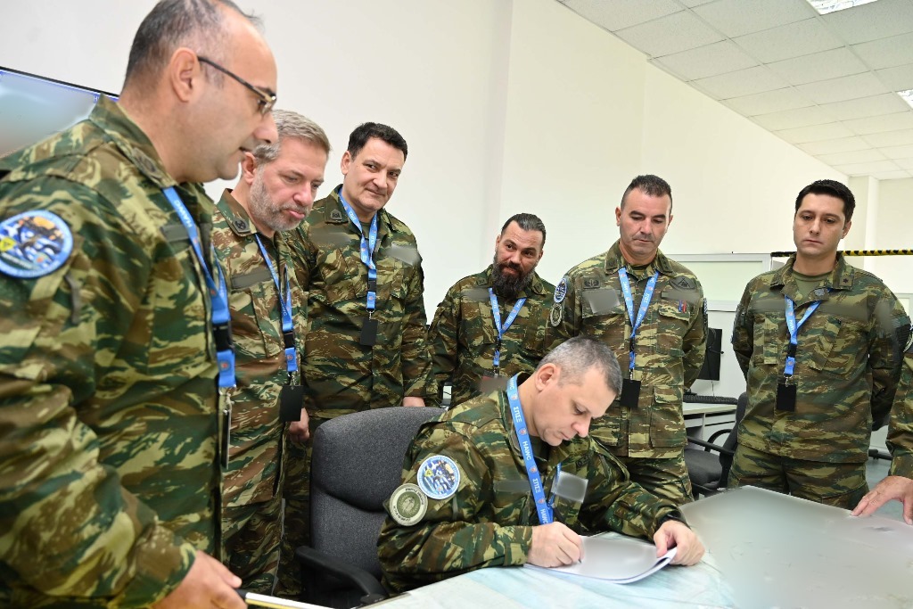 Στρατός Ξηράς: 28 Έφεδροι Αξιωματικοί εκπαιδεύτηκαν στη σχεδίαση χερσαίων επιχειρήσεων 8 KAL 2170