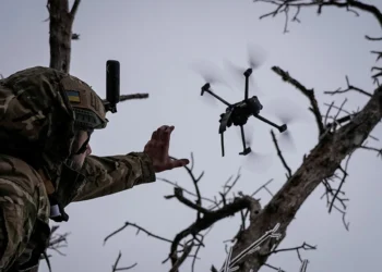 Συντρίμμια από drone προκάλεσαν ζημιές σε βιομηχανική περιοχή στο Νεβινομίσκ της Ρωσίας 7 Συντρίμμια από drone προκάλεσαν ζημιές σε βιομηχανική περιοχή στο Νεβινομίσκ της Ρωσίας