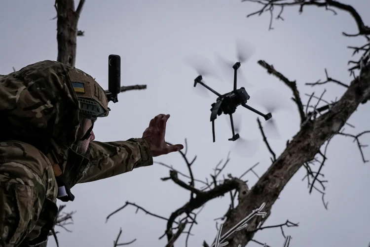 Συντρίμμια από drone προκάλεσαν ζημιές σε βιομηχανική περιοχή στο Νεβινομίσκ της Ρωσίας 1 Συντρίμμια από drone προκάλεσαν ζημιές σε βιομηχανική περιοχή στο Νεβινομίσκ της Ρωσίας