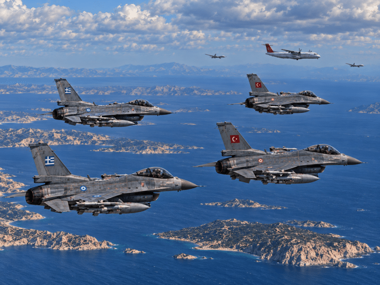 Σκηνικό πολέμου στο Αιγαίο – Εμπλοκή ελληνικών μαχητικών με οπλισμένα τουρκικά F-16 1 Σκηνικό πολέμου στο Αιγαίο – Εμπλοκή ελληνικών μαχητικών με οπλισμένα τουρκικά F-16