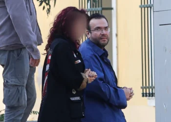 Προφυλακιστέοι κρίθηκαν ο Φίλιππος Καμπούρης η σύζυγός του και άλλοι τέσσερις κατηγορούμενοι, 7 Προφυλακιστέοι κρίθηκαν ο Φίλιππος Καμπούρης η σύζυγός του και άλλοι τέσσερις κατηγορούμενοι,