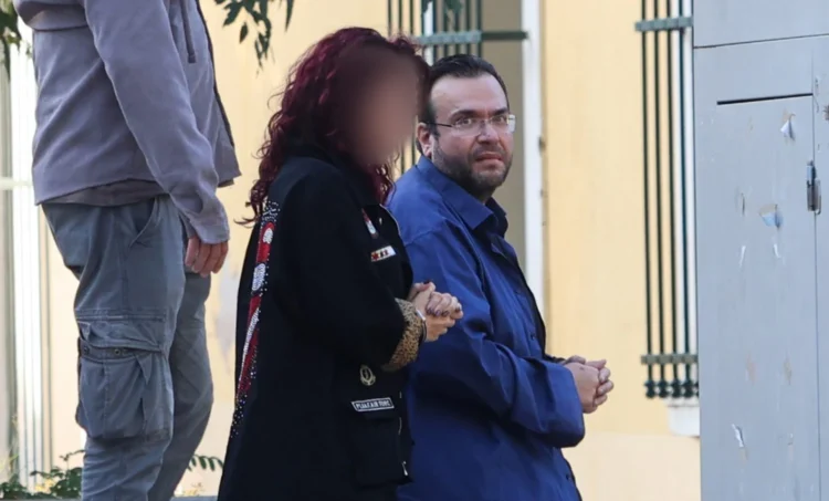 Προφυλακιστέοι κρίθηκαν ο Φίλιππος Καμπούρης η σύζυγός του και άλλοι τέσσερις κατηγορούμενοι, 1 Προφυλακιστέοι κρίθηκαν ο Φίλιππος Καμπούρης η σύζυγός του και άλλοι τέσσερις κατηγορούμενοι,