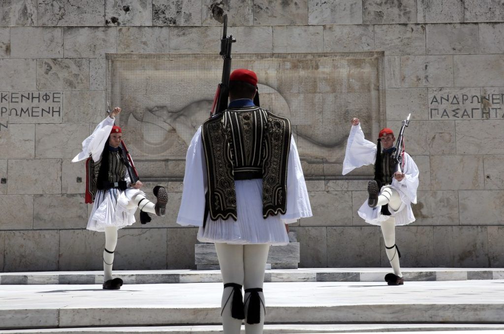 Ογδόντα δύο χρόνια συμπληρώνονται που τα τελευταία γερμανικά στρατεύματα αποχώρησαν από την Αθήνα 2 stefanwn 1024x678 1