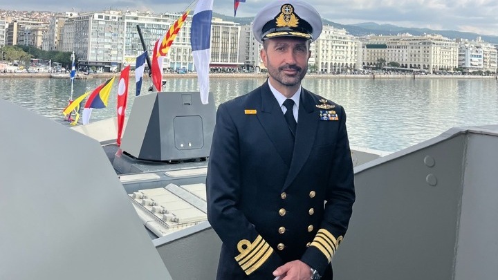O Κυβερνήτης Ιωάννης Κιζάνης ΠΝ της Φρεαγάτας "ΚΙΜΩΝ" 1 O Κυβερνήτης Ιωάννης Κιζάνης ΠΝ της Φρεαγάτας “ΚΙΜΩΝ”