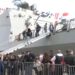 Χαμός στο λιμάνι από κόσμο για να καμαρώσει την φρεγάτα Belharra «Κίμων»
